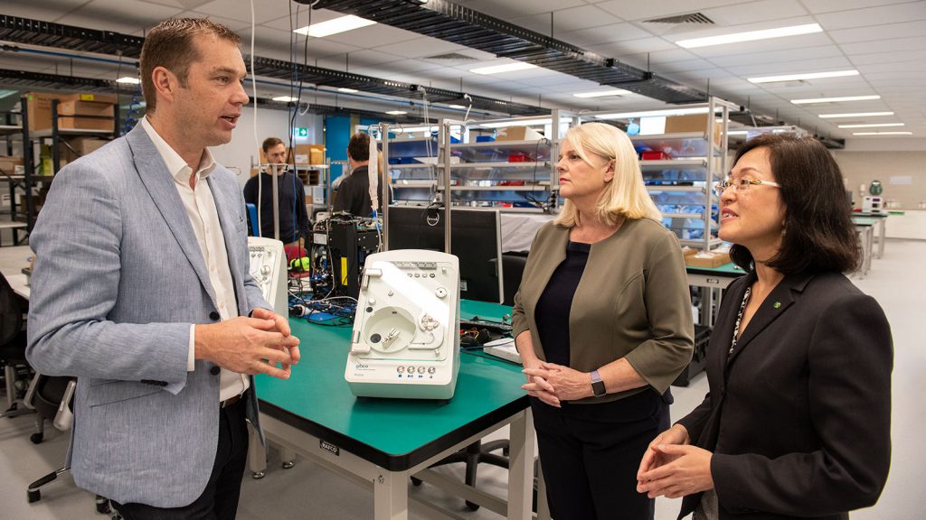 Minister visit to Planet Innovation